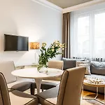 Avanti Aparthotel 4*