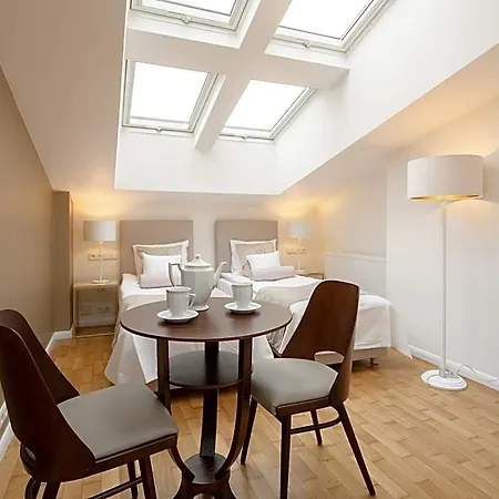 Avanti Aparthotel
