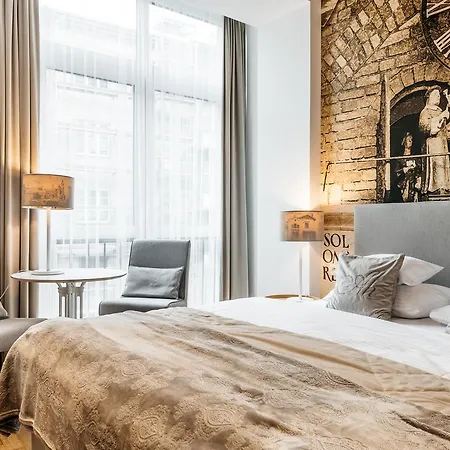 Avanti 4*