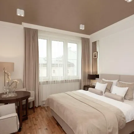 Apart Otel Avanti 4*