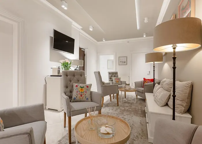 Avanti Aparthotel 4*